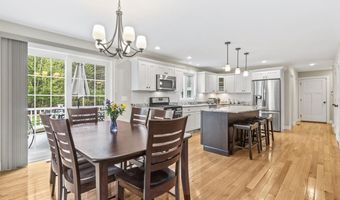 90 Village Place Dr, Barrington, NH 03825