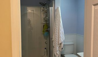 10 Lindgren Ter, Ansonia, CT 06401