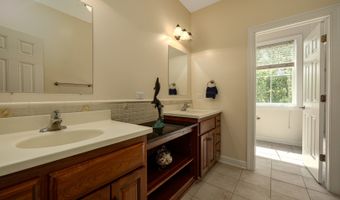 660 Birch Hollow Dr, Antioch, IL 60002