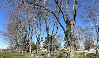 216 LAKEVIEW Dr, Algoma, WI 54201