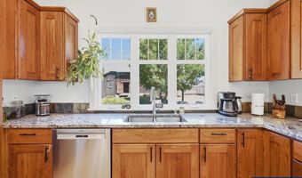 11255 Kroenig Rd, Amity, OR 97101