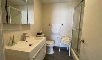 20281 E Country Club Dr 2405, Aventura, FL 33180