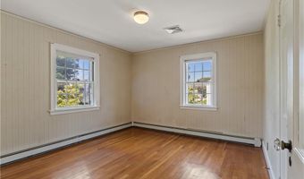 20 Drowne Pkwy, East Providence, RI 02916