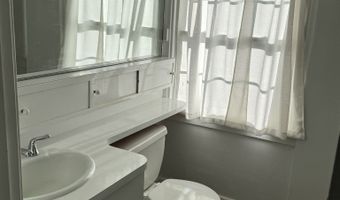 13 Fenway Rd, Branford, CT 06405