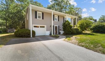 26 Lloyd Dr, Coventry, RI 02816
