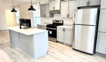 222 Goldenrod Ln E, Altoona, WI 54720