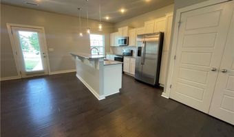 3915 SW Peachwood Dr, Bentonville, AR 72712