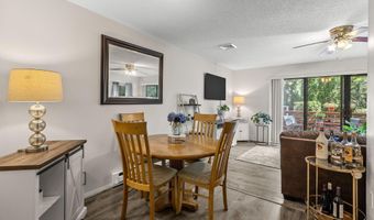 20 Roundhouse Rd 20, Bourne, MA 02532