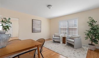 18 Cross St, East Providence, RI 02914