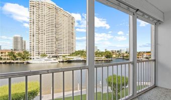 3030 Marcos Dr T-412, Aventura, FL 33160