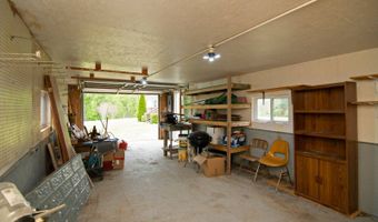 93 Lyall Hill Dr, Alderson, WV 24910
