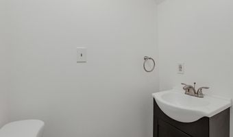7607 MARYKNOLL Ave, Bethesda, MD 20817