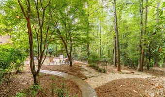759 Riverhill Dr, Athens, GA 30606