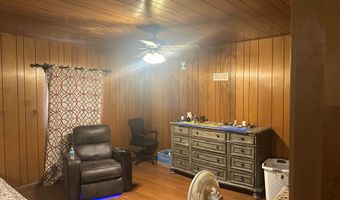 905 5th St, Adel, GA 31620