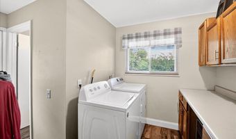 1009 Dutch Mill Dr, Ballwin, MO 63011