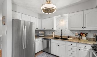 407 Tulsa Ave, Ballwin, MO 63021