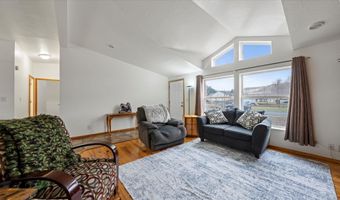 317 7th St, Benton City, WA 99320