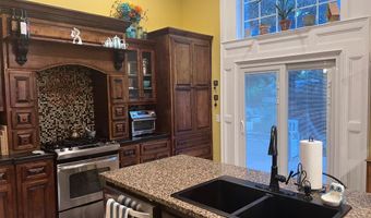 201 Eighth, Adel, GA 31620