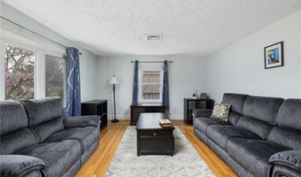112 Center Ave, Middletown, RI 02842