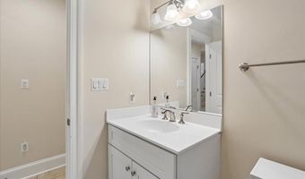 7800 RADNOR Rd, Bethesda, MD 20817