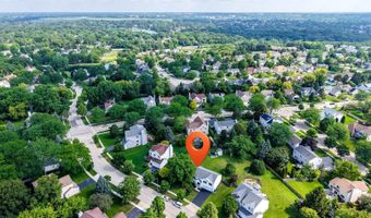 235 Aberdeen Dr, Algonquin, IL 60102