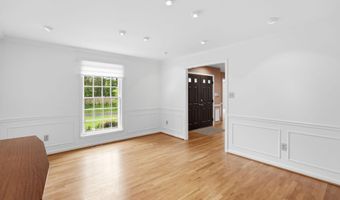 7556 PEPPERELL Dr, Bethesda, MD 20817