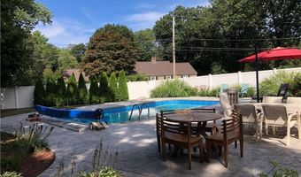 27 Birchwood Dr, Cumberland, RI 02864