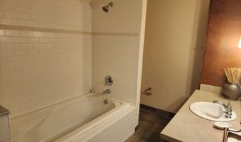 1 Pine Cres 23, Alloway, NJ 07462