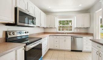 15950 ALAMEDA Dr, Bowie, MD 20716