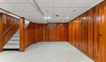 9804 Hubert Ave, Allen Park, MI 48101