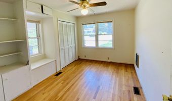 2012 Yelton Dr, Camden, SC 29020