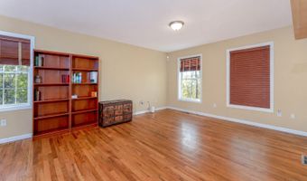 110 Oakwood Cir, Bristol, CT 06010