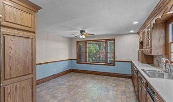 21 Foxhill Ave, Bristol, RI 02809