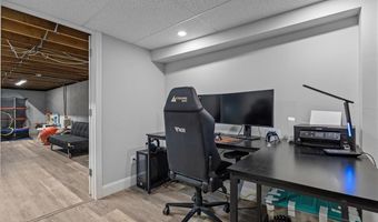 16 Flynn Ave, Cranston, RI 02920