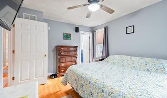 80 TOMAHAWK Trl, Cranston, RI 02921