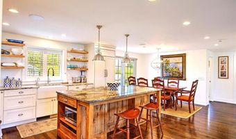 228 Bonnet Point Rd, Narragansett, RI 02882