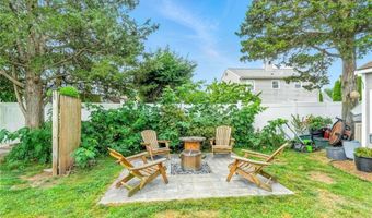 82 Martin St, East Providence, RI 02914