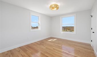 11 Gunning Ct, Middletown, RI 02842