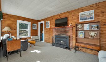 20 Boat Cove Rd, Alton, NH 03810