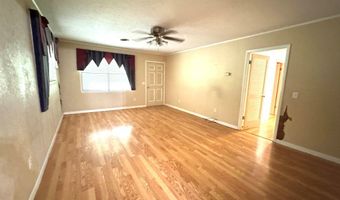 108 Arthur St, Bruce, MS 38915