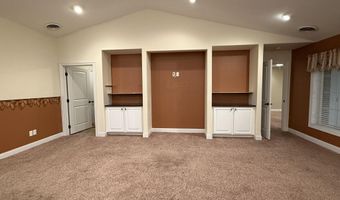 1512 Olive Dr, Aberdeen, SD 57401