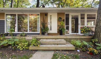 3177 Sunnywood Dr, Ann Arbor, MI 48103