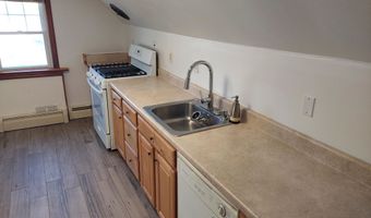 48 W 32ND St, Bayonne, NJ 07002