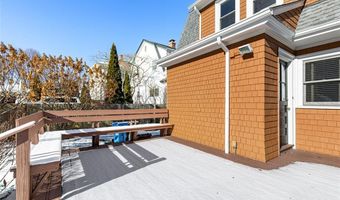 118 Ocean Ave, Cranston, RI 02905