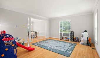 4724 POLE Rd, Alexandria, VA 22309