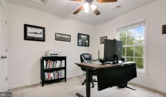 2427 FORT Dr, Alexandria, VA 22303
