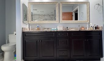 2445 S KENWOOD St, Arlington, VA 22206