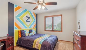 2012 Country Cove Ln, Altoona, IA 50009