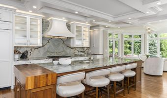 1 Stoneridge Dr, Albany, NY 12211