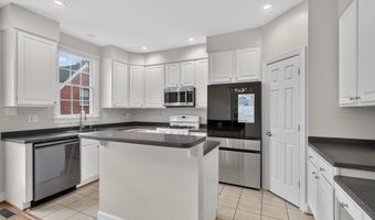 3352 5TH St S, Arlington, VA 22204